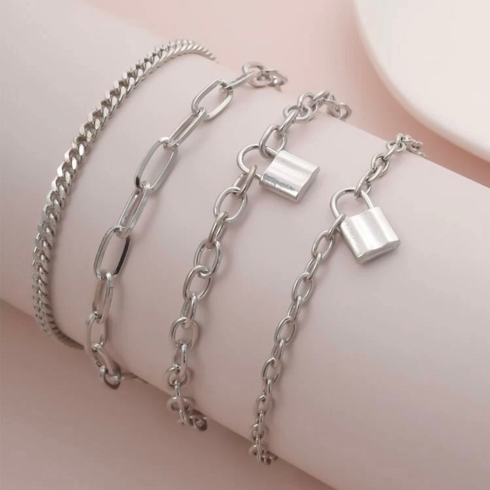 3/$30 🤍 4pc Lock and Chain Anklet - Picture 4 of 4